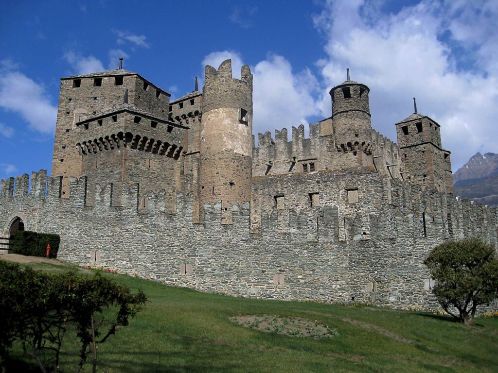 Il suggestivo castello di Fenis.