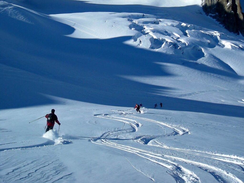 Discesa sui ghiacciai della Vallée Blanche.