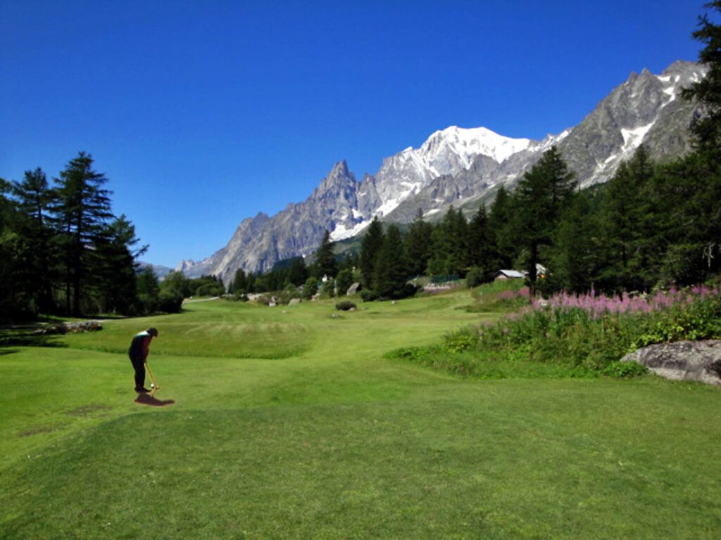 Il privilegio di poter giocare a golf in Val Ferret.