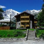 Il retro dell'Hotel Aigle con la vista sul Monte Bianco.